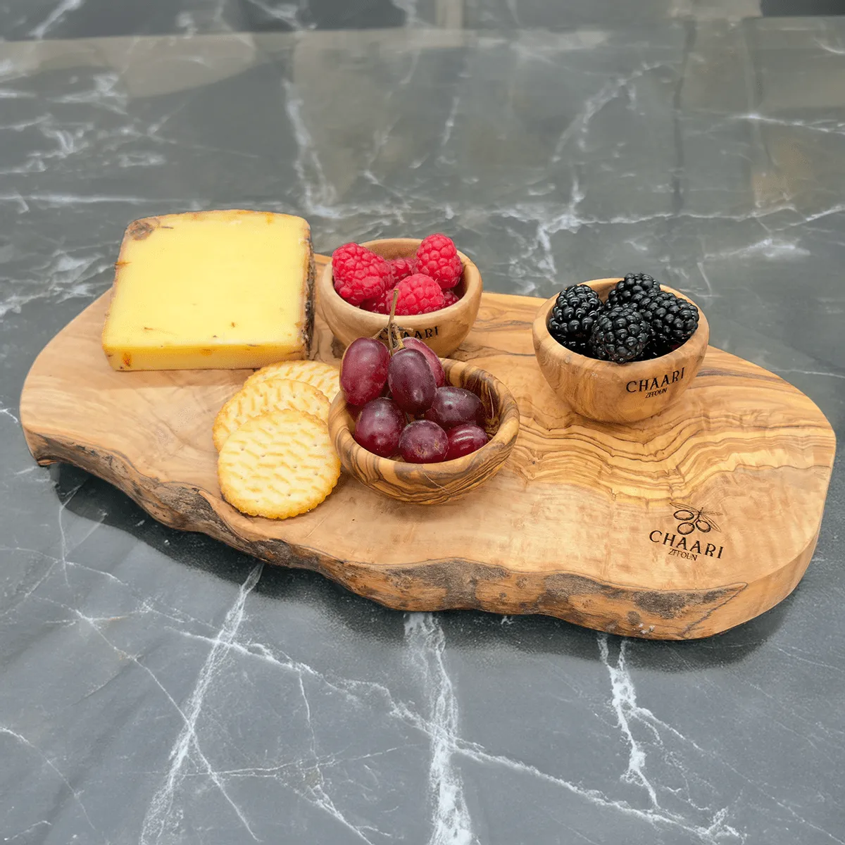 Schneidebrett aus 100% Olivenholz | Käsebrett Naturform | 30 - 50 cm
