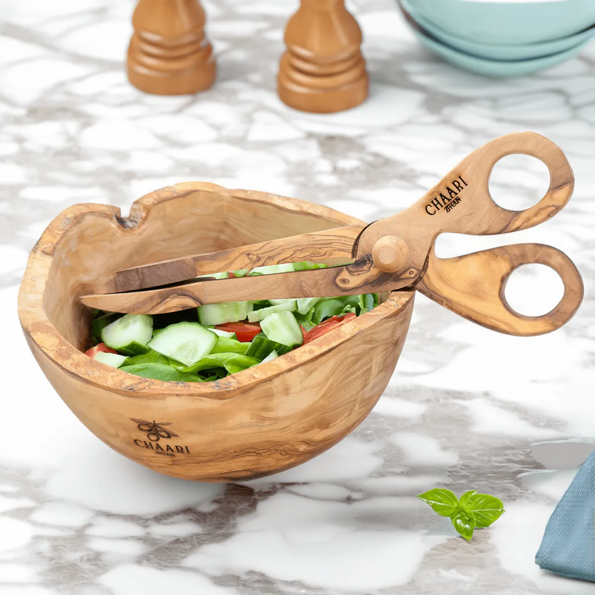 Salatschale aus Olivenholz - Naturform